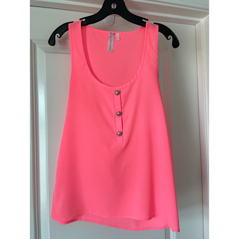 Pink sleeveless dress shirt